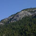 Dolina Yosemite w innym ujęciu. Bardziej zadrzewiona z "łysinami" okalającego granitu.