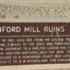 Tablica informacyjna przy ruinach młyna Ashford